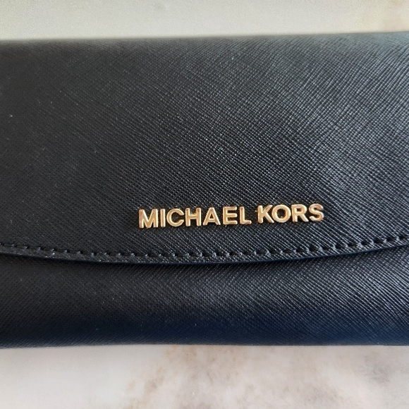 Michael Kors Black Karla Trifold wallet. NWOT. Gorgeous! - Picture 4 of 7